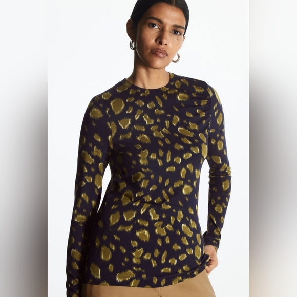 COS gathered shoulder long Sleeve top sz L - Picture 2 of 11